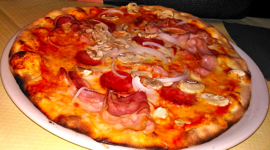 Pizzeria nei pressi del lungomare di Porto Cesareo